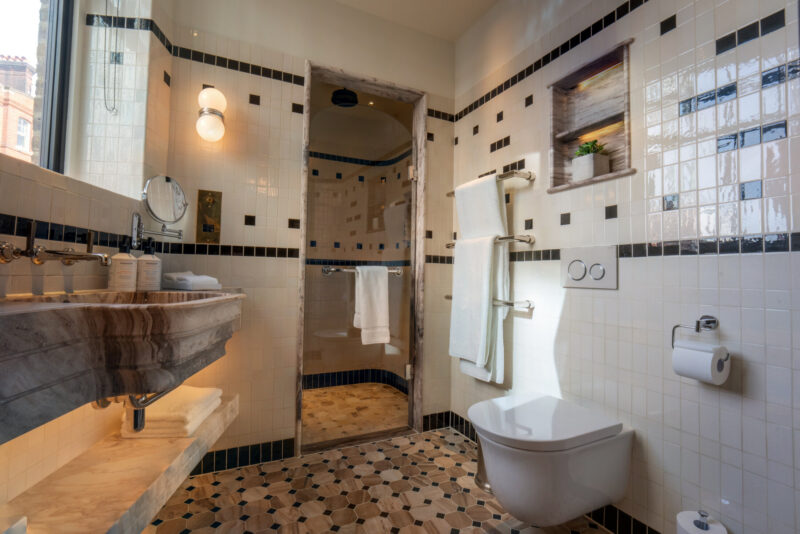newman-bathroom